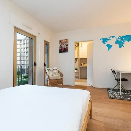 Apartment Warm And Bright Studio
