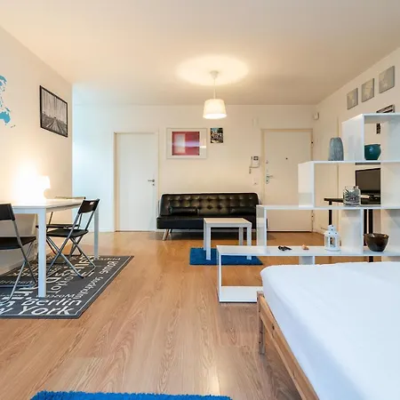 Appartement Warm And Bright Studio